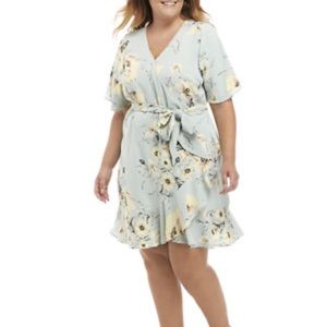 Floral wrap dress short sleeve 1X perfect for Easter, weddings, spring parties